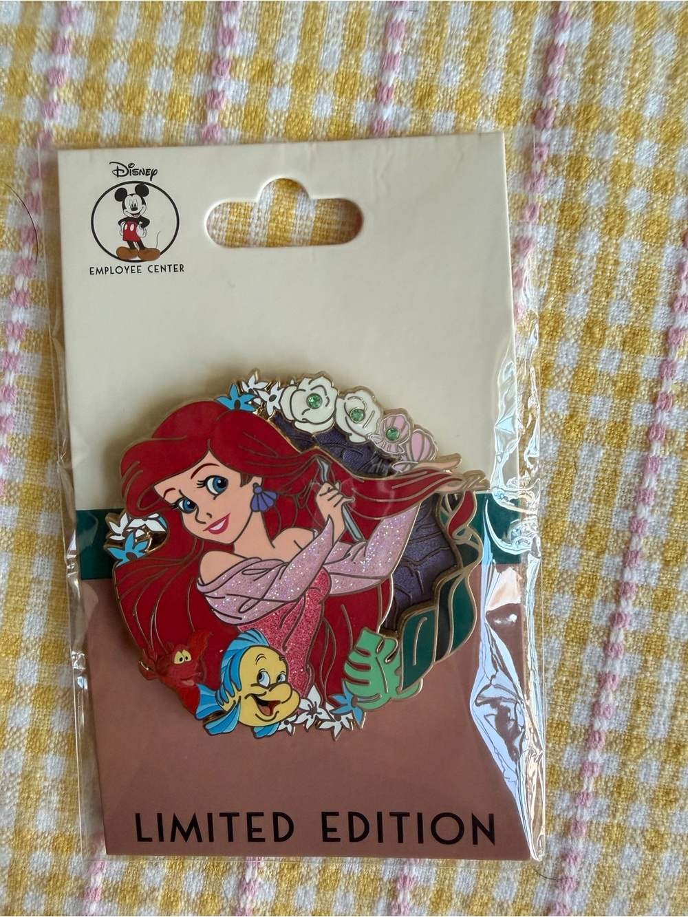 LE DEC Princess Ariel Floral Wreath Little Mermaid Disney Employee Center Pin